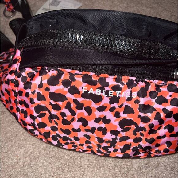 New Fabletics Modular Fanny Pack Flash Orange Safari Spots - Picture 4 of 7